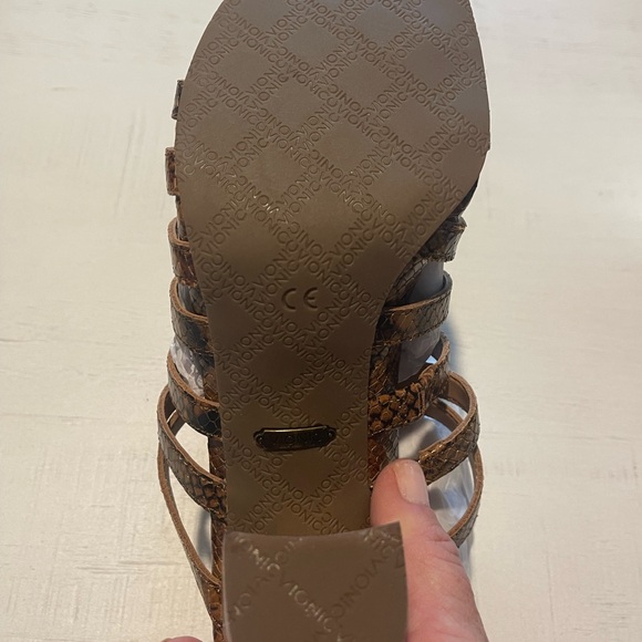 Vionic Brand New In Box-Sz-7.5 - Picture 8 of 14